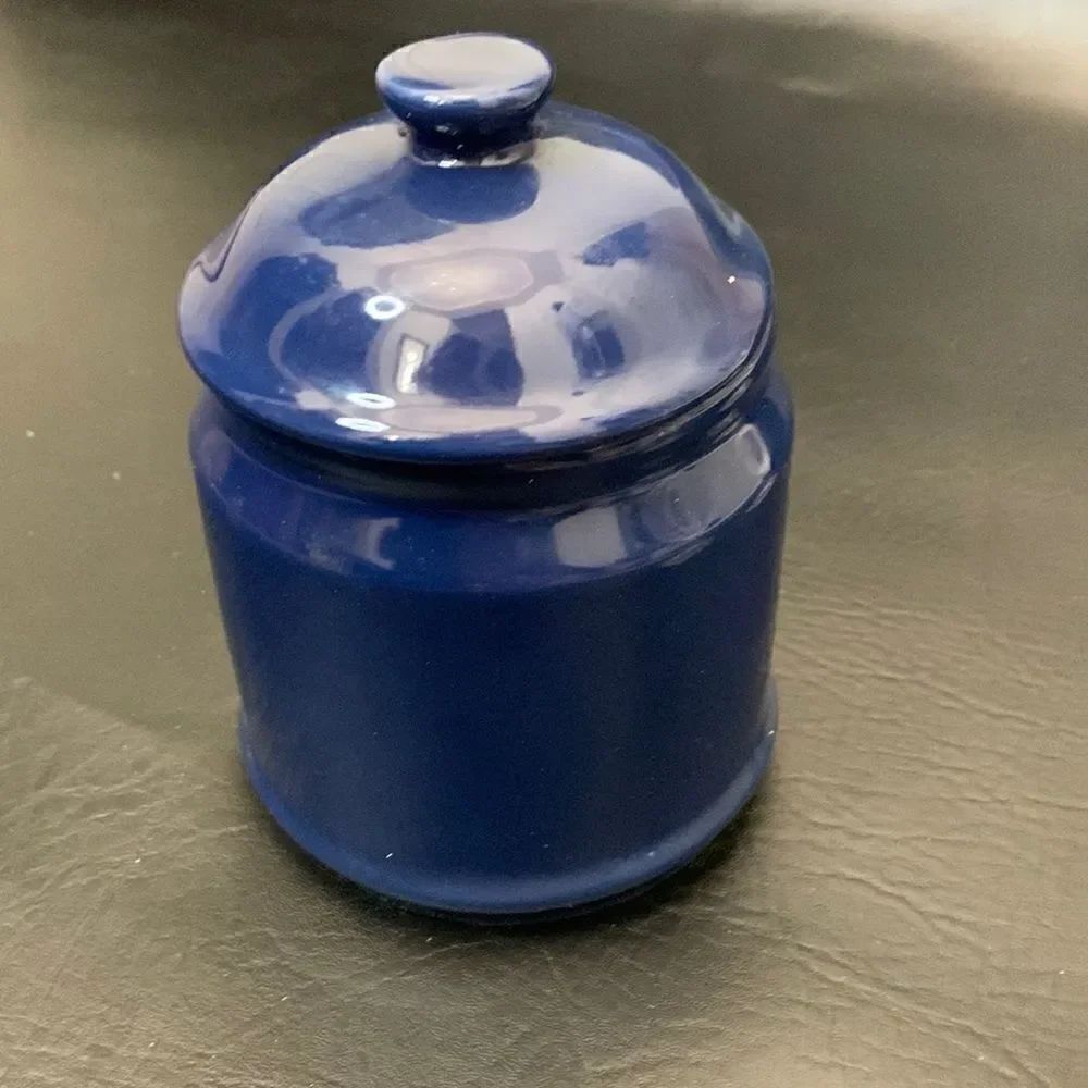 Blue Crock Seal Lid Certified International Co Made In Thailand 5 1/2 In Tall